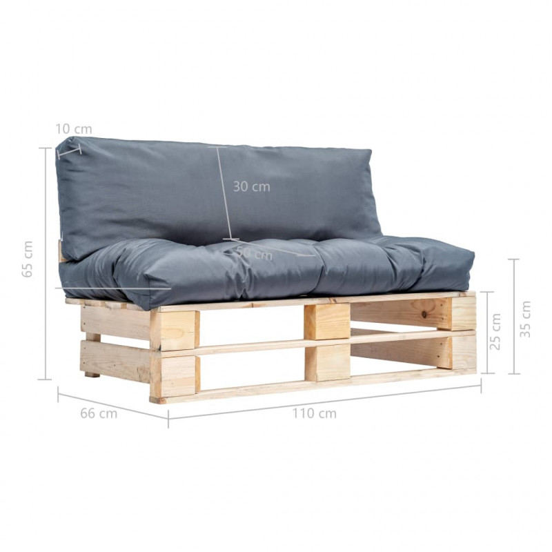 Ogrodowa sofa z palet, z szarymi poduszkami, sosna