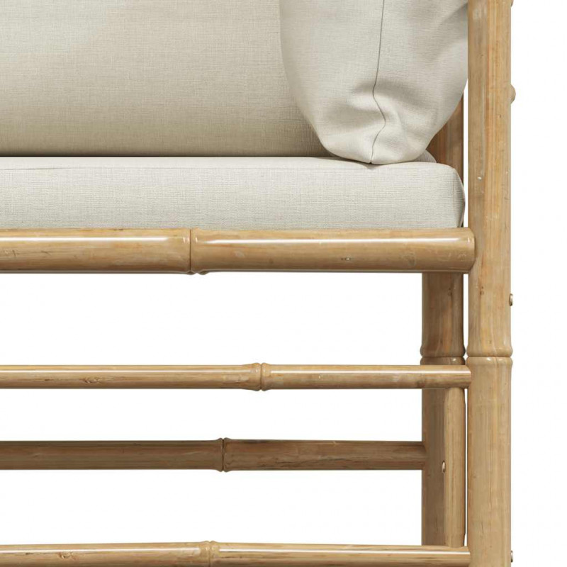 Ogrodowa sofa narożna, śmietankowe poduszki, bambus