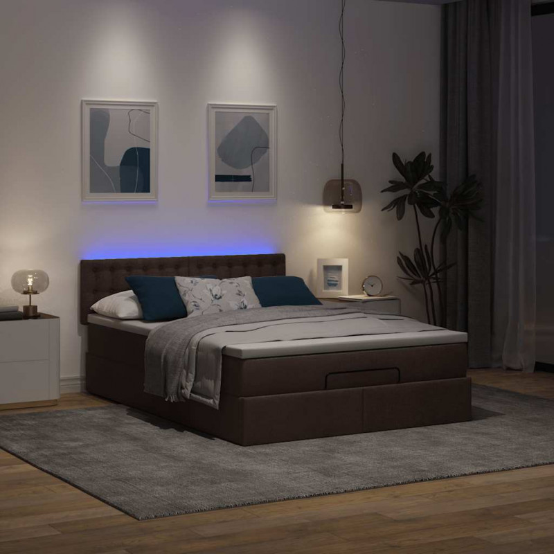 Łóżko otomana z materacem diodami LED ciemnobrązowe 140x190 cm