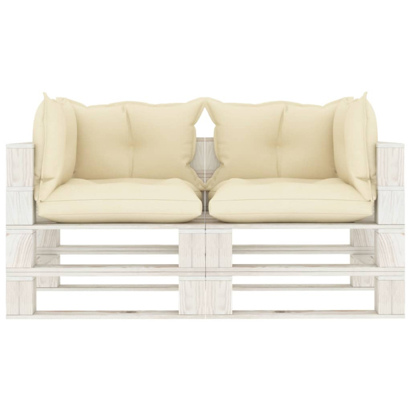 Ogrodowa sofa 2-osobowa z palet, z kremowymi poduszkami, drewno