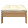 2-osobowa sofa ogrodowa z kremowymi poduszkami, drewno sosnowe